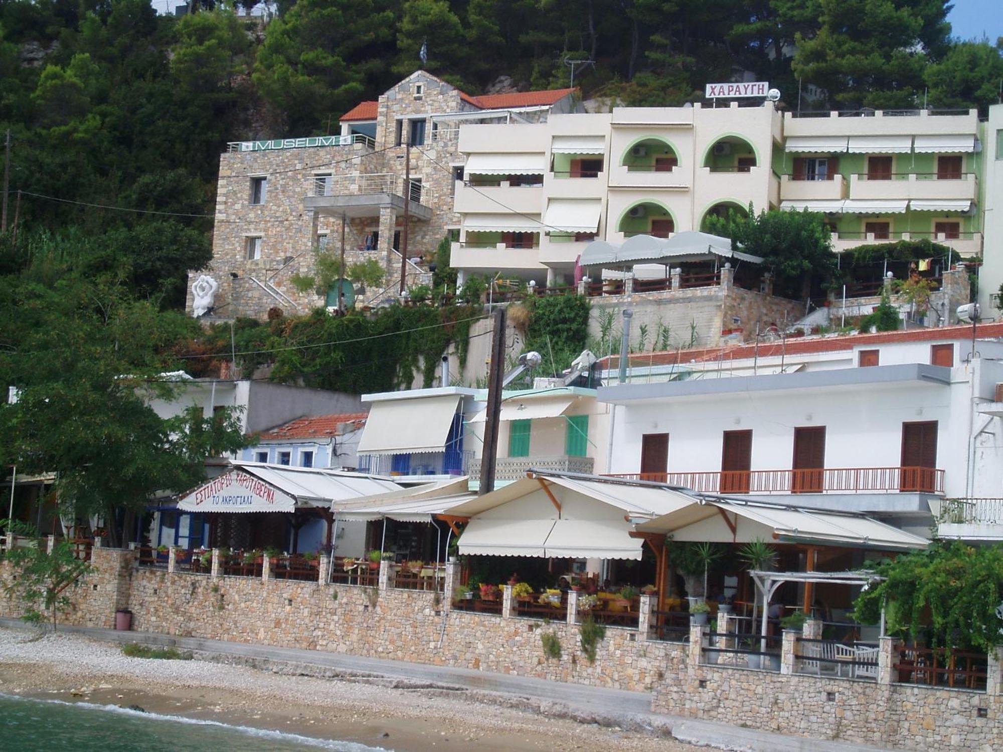 Haravgi Hotel Патитири Экстерьер фото