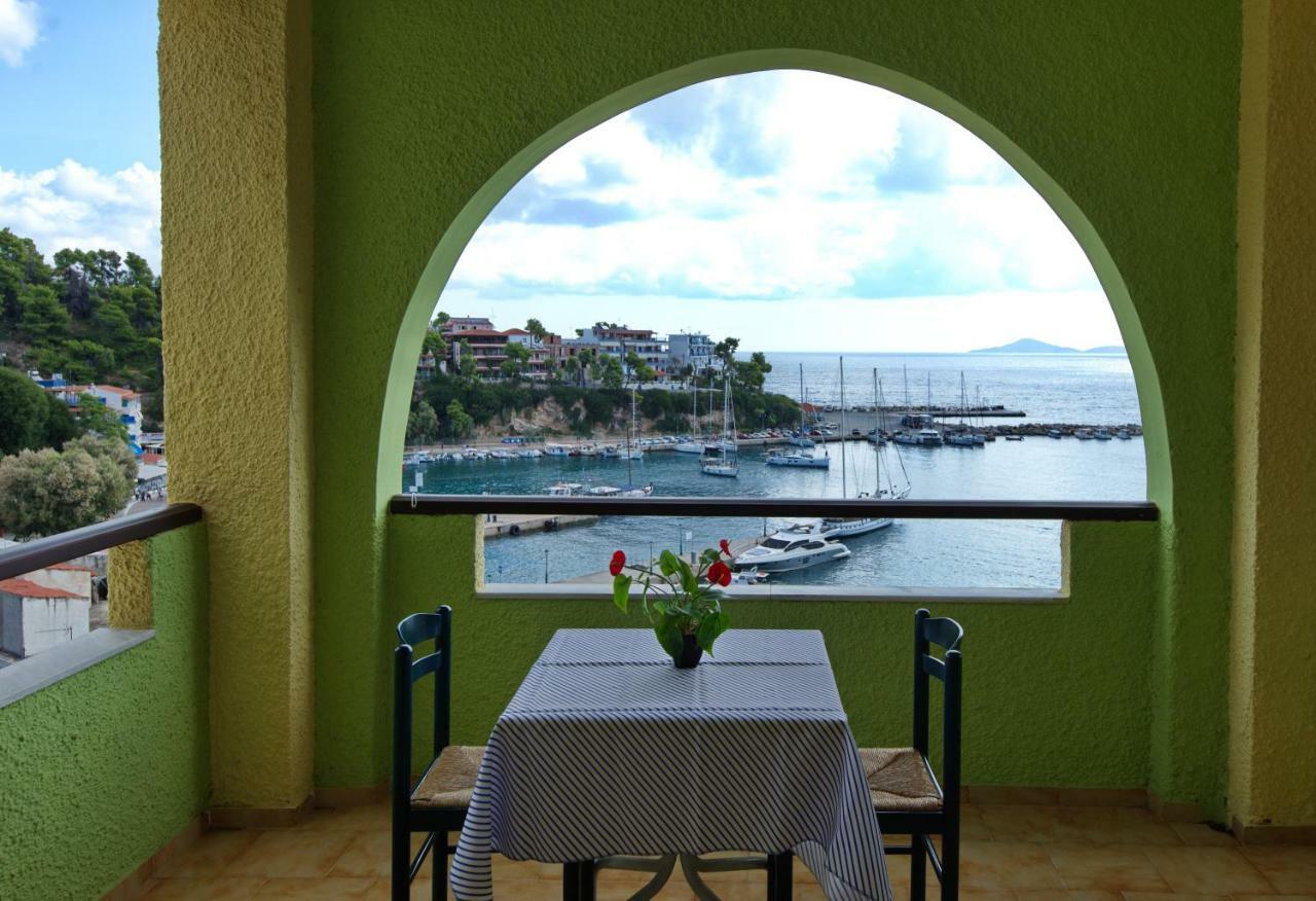 Haravgi Hotel Патитири Экстерьер фото